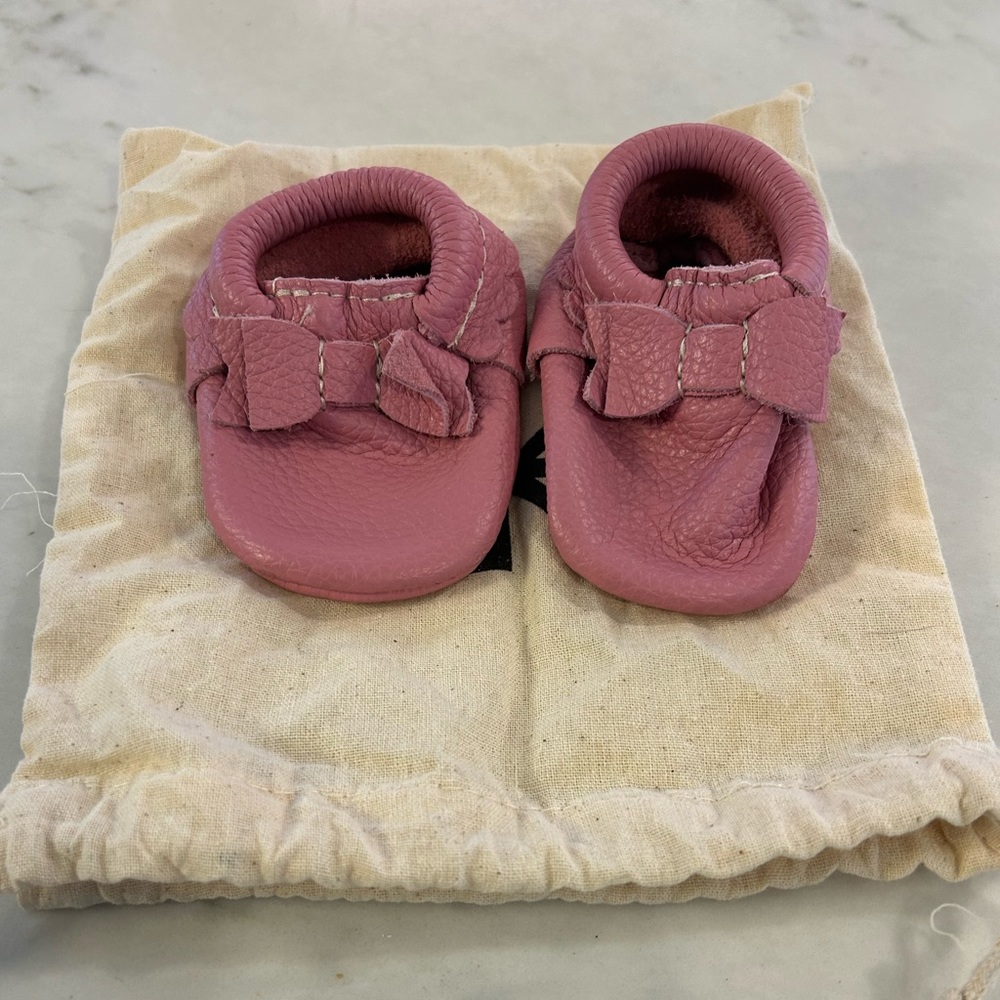 Freshly Picked Bow Baby Shoes